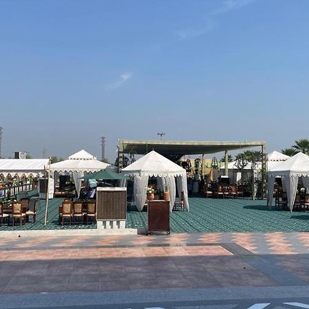 Grand Hotel Nawanshahr Nawāshahr Buitenkant foto