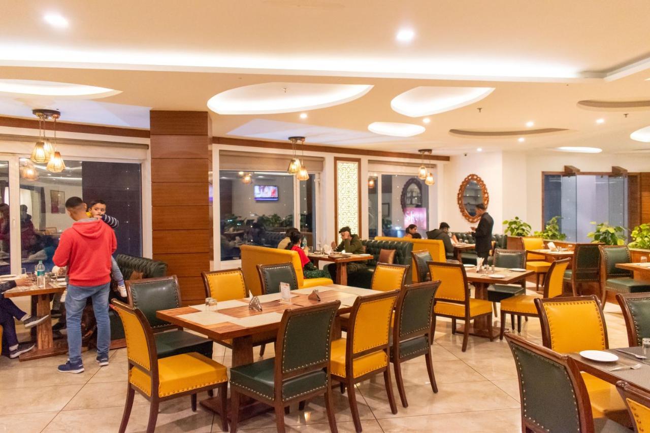 Grand Hotel Nawanshahr Nawāshahr Buitenkant foto