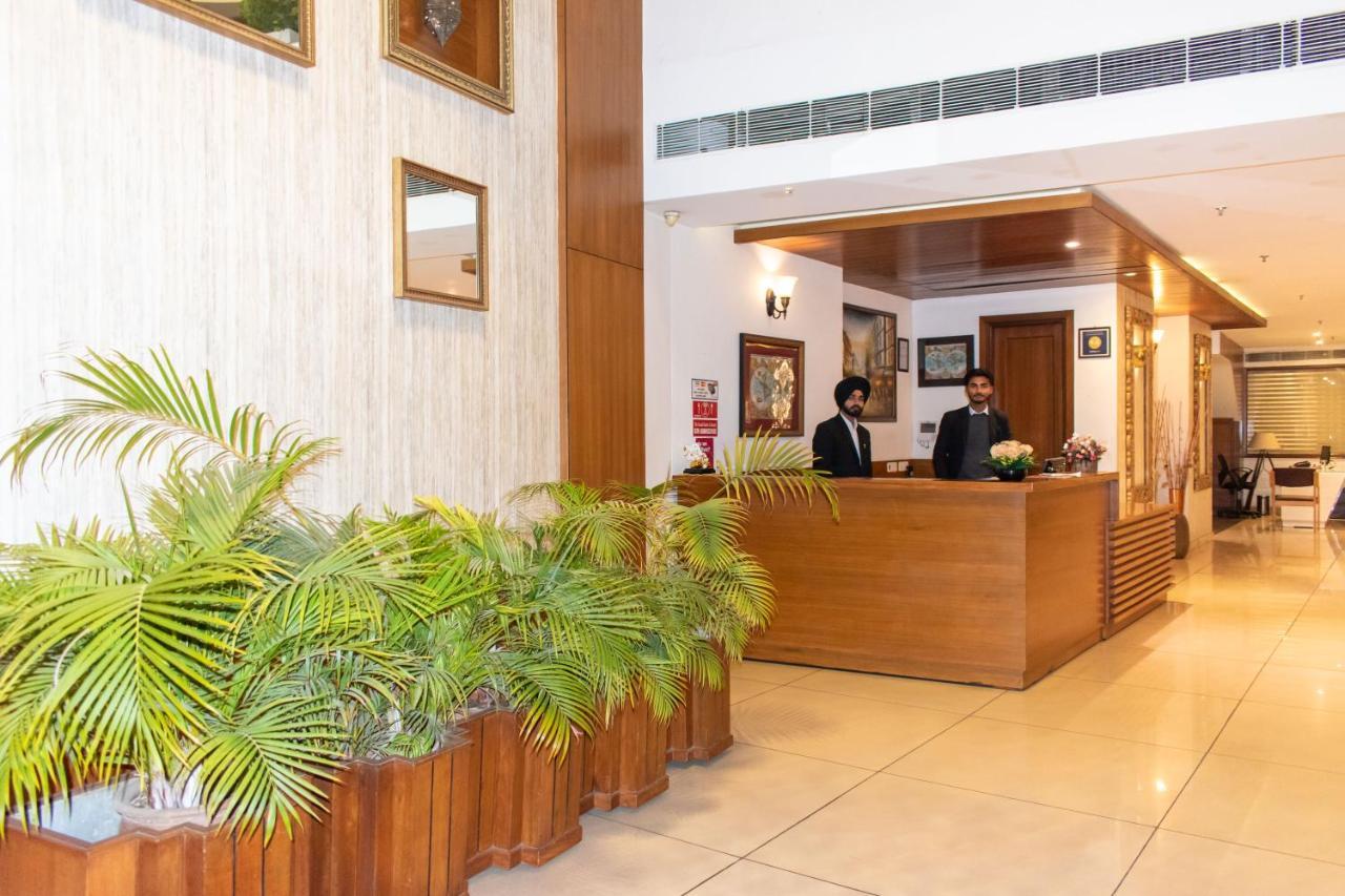 Grand Hotel Nawanshahr Nawāshahr Buitenkant foto