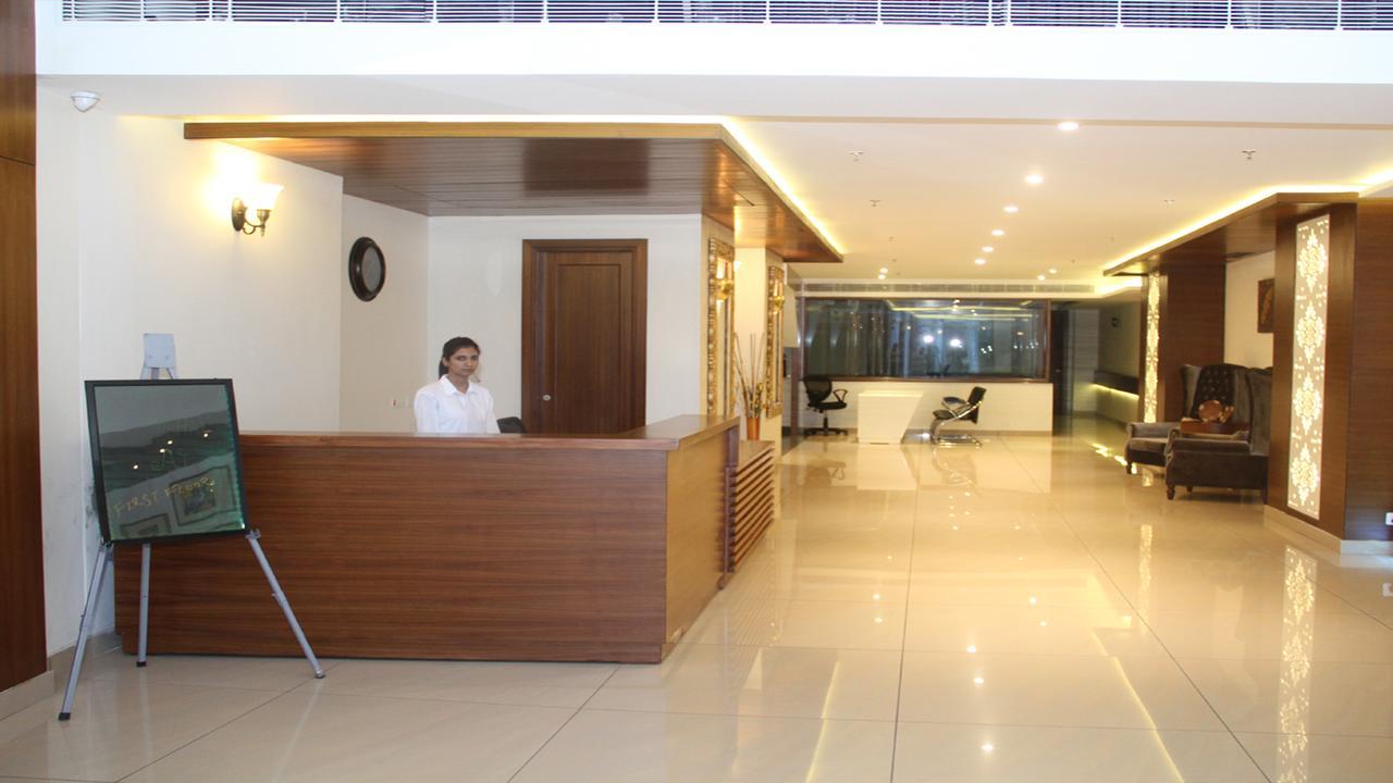 Grand Hotel Nawanshahr Nawāshahr Buitenkant foto