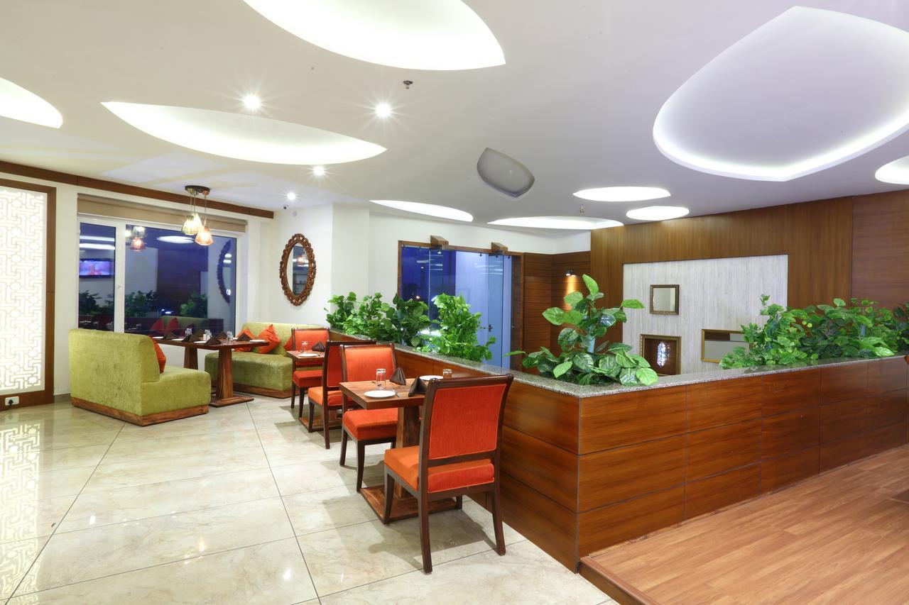 Grand Hotel Nawanshahr Nawāshahr Buitenkant foto