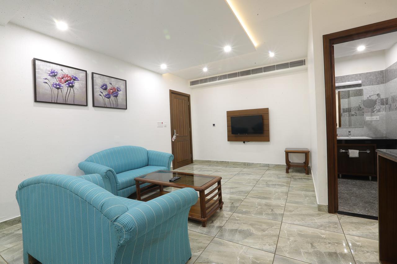Grand Hotel Nawanshahr Nawāshahr Buitenkant foto