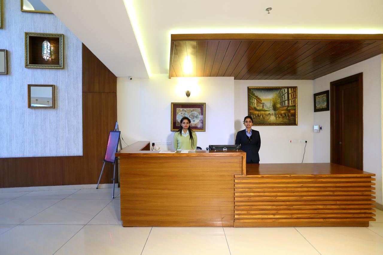 Grand Hotel Nawanshahr Nawāshahr Buitenkant foto