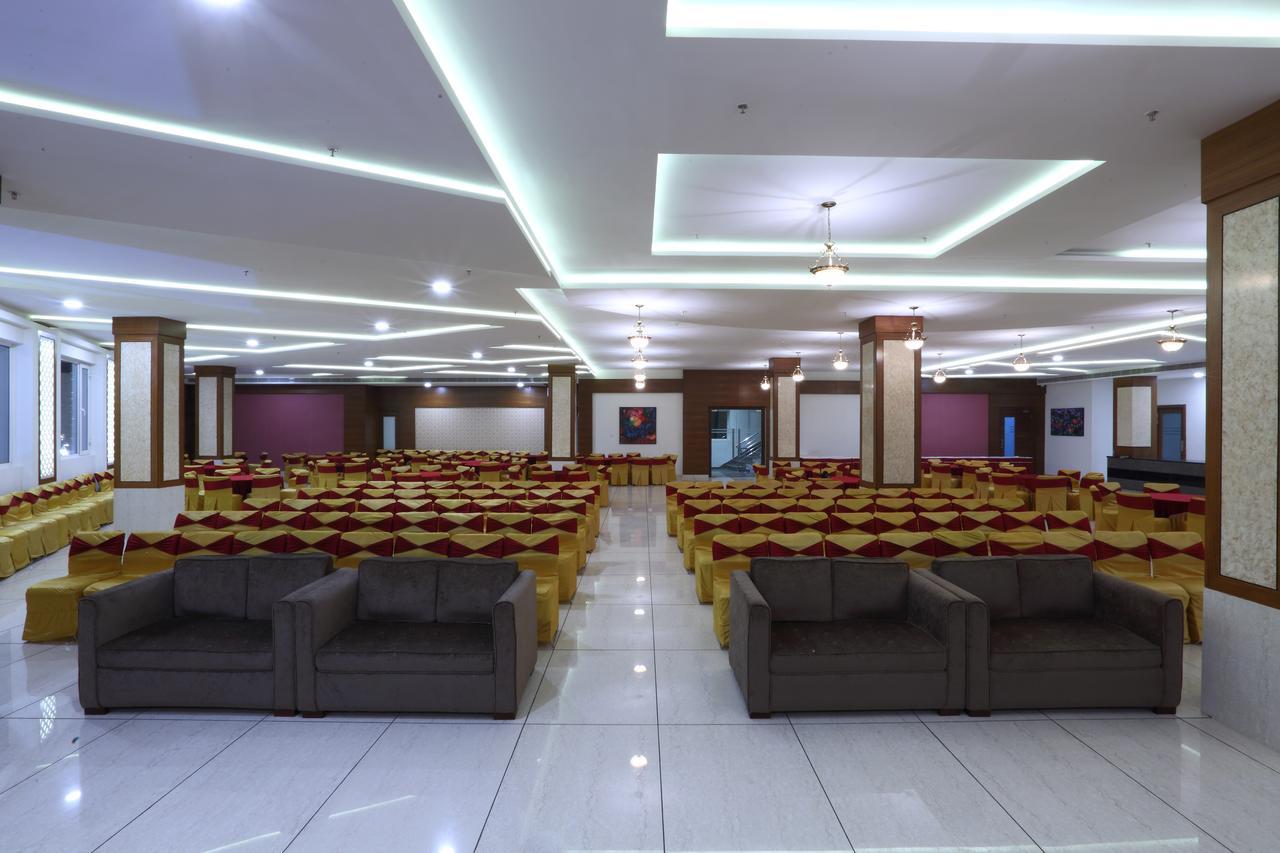 Grand Hotel Nawanshahr Nawāshahr Buitenkant foto