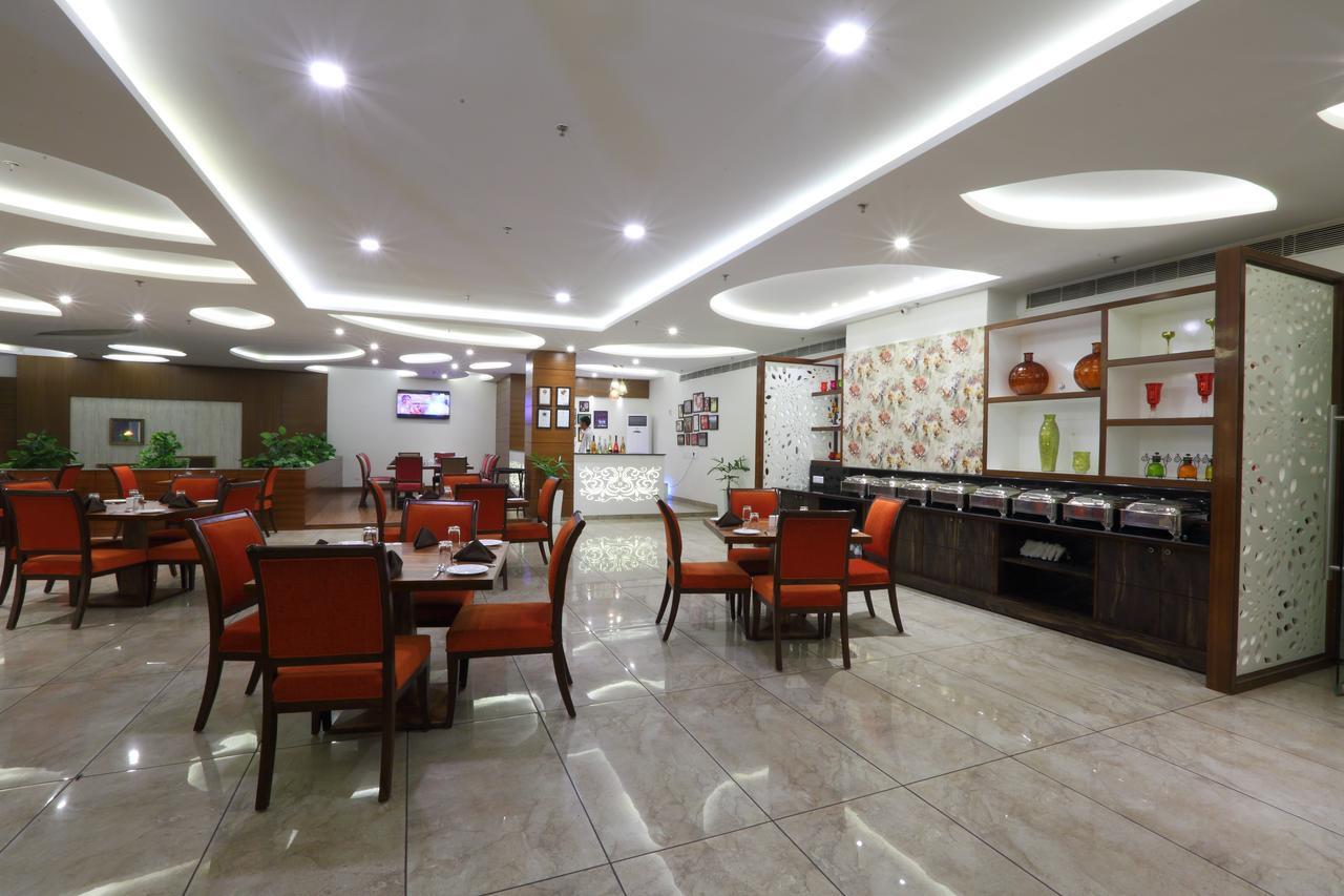Grand Hotel Nawanshahr Nawāshahr Buitenkant foto