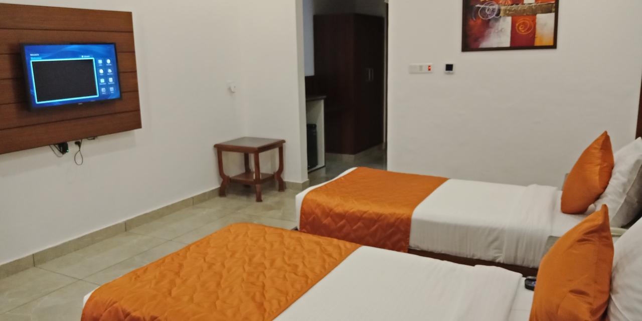 Grand Hotel Nawanshahr Nawāshahr Buitenkant foto