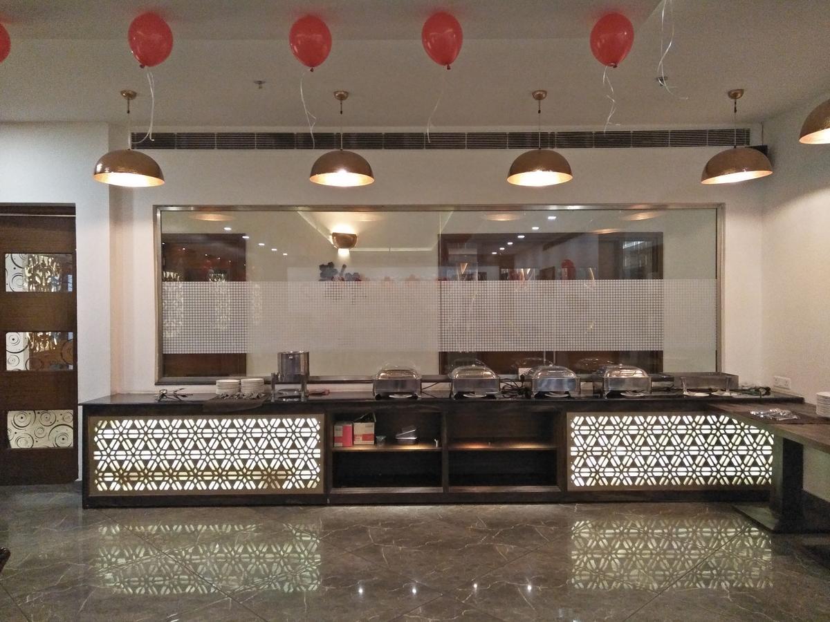 Grand Hotel Nawanshahr Nawāshahr Buitenkant foto